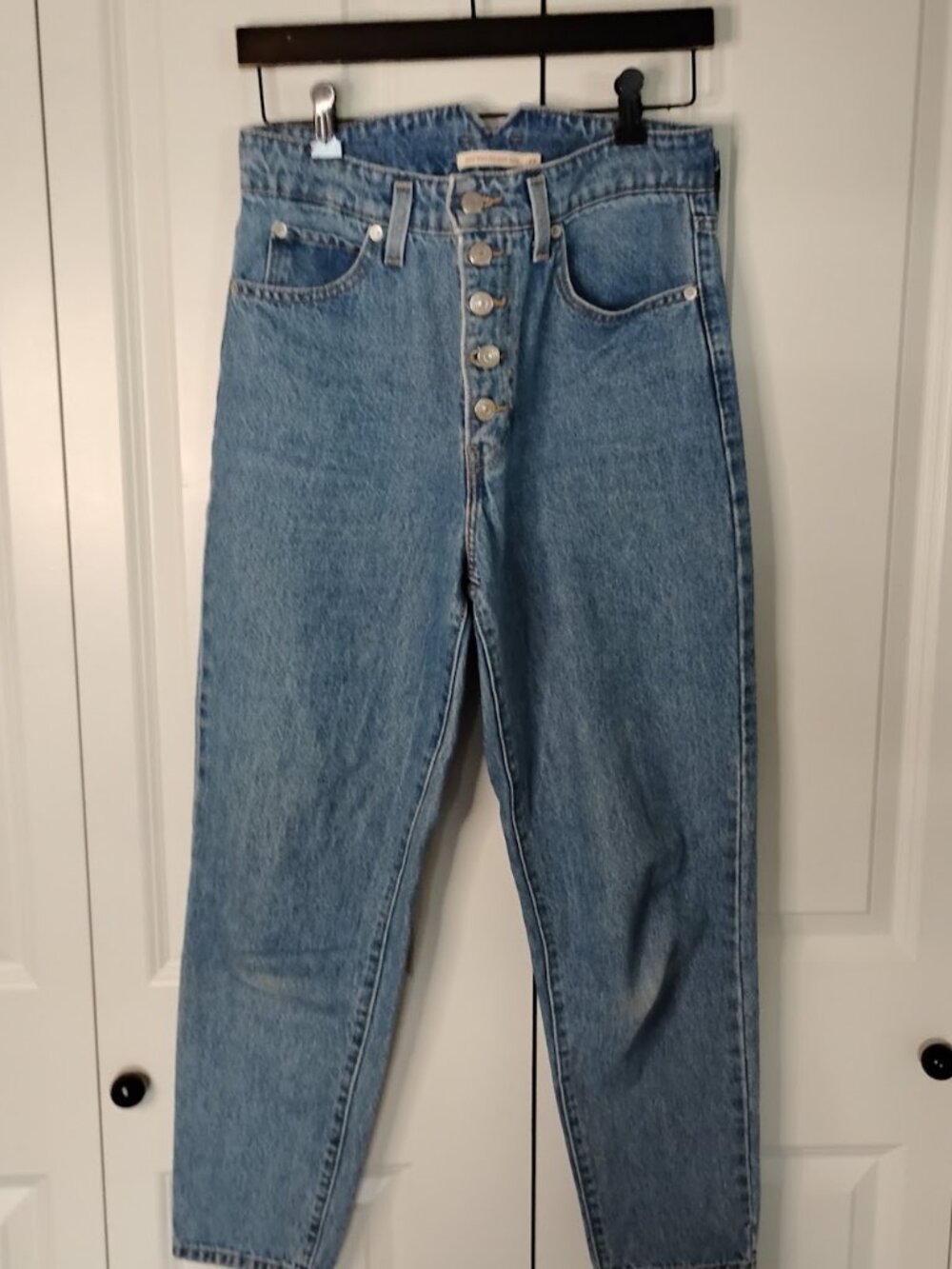 Levi's Women's Denim Blue High Waisted Medium Wash Mom Jeans Size 27